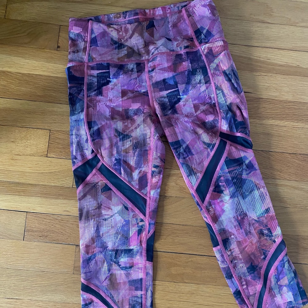 Lululemon crop yoga pants